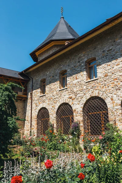 スチェヴィツァ修道院は Sucevitai、ルーマニアのコミューンであるルーマニア正教会の修道院 — ストック写真