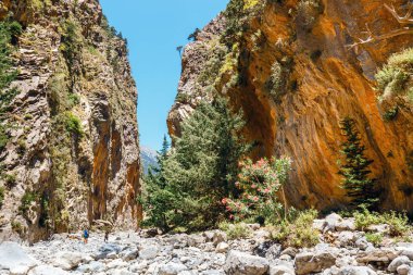 Crete, Yunanistan, 26 Mayıs 2016: Turist Merkezi Girit, Yunanistan Samiriye Gorge zammı. Milli Parkı Unesco biyosfer rezervi 1981 yılından bu yana olduğunu.