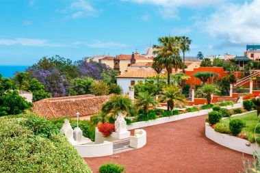 La Orotava kasaba, Tenerife, Kanarya Adaları'nda tropikal botanik bahçeleri