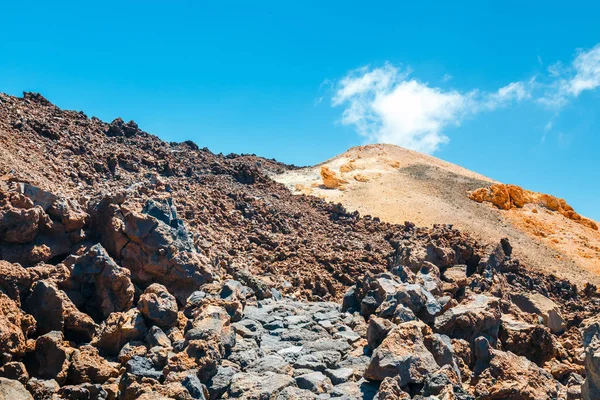 西班牙特内里费岛 teide 火山顶端的山路 — 图库照片