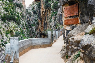 Caminito Del Rey - Endülüs, İspanya 'daki dik uçurumlar boyunca uzanan dağ yolu
