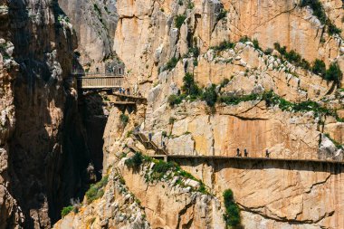 Caminito Del Rey - Endülüs, İspanya 'daki dik uçurumlar boyunca uzanan dağ yolu