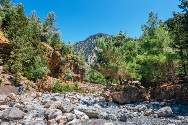 Crete, Yunanistan, 26 Mayıs 2016: Turist Merkezi Girit, Yunanistan Samiriye Gorge zammı. Milli Parkı Unesco biyosfer rezervi 1981 yılından bu yana olduğunu.