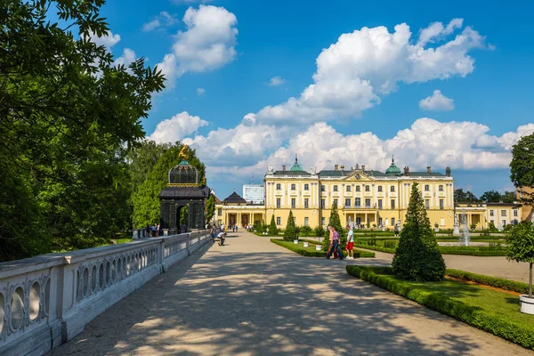 Bialystok, Polonia, 8 giugno 2019: Bellissima architettura del Palazzo Branicki a Bialystok, Polonia — Foto Stock