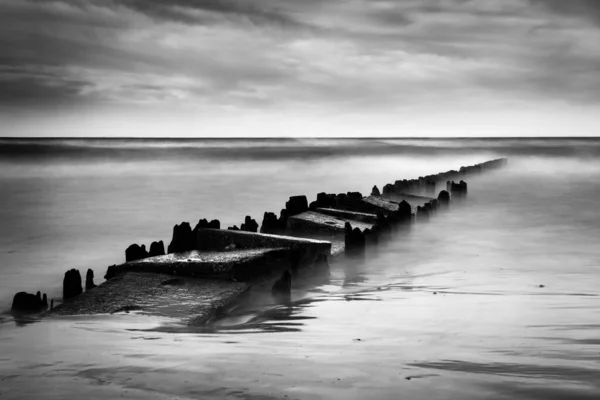 Longa Exposição Tiro Mar Cais Preto Branco Foto Mar Báltico — Fotografia de Stock