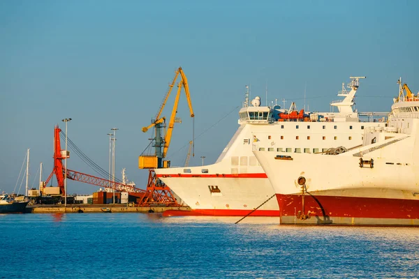 Schip Zeehaven Bij Zonsondergang Kreta — Stockfoto