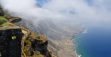 Mirador de IA Pena, El Hierro Adası üzerinden muhteşem manzara. İspanya