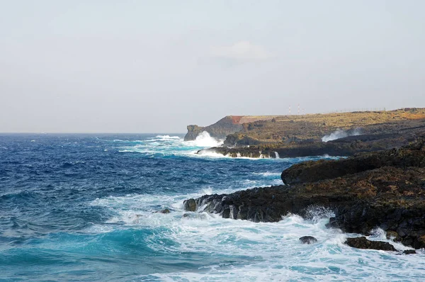 Natürliche Schwimmbäder von Tamaduste, die besten Orte auf der Insel El Hierro, um das Meer zu genießen, Kanarische Inseln, Spanien. — Stockfoto