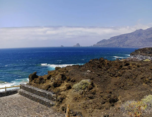 Природные бассейны Charco Los Sargos, the good places on El Hierro island to enjoy the sea, Canary islands, Spain . — стоковое фото