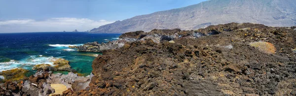 สระว่ายน้ําธรรมชาติ Charco Los Sargos, สถานที่ที่ดีบนเกาะ El Hierro เพลิดเพลินกับทะเล, เกาะคานารี, สเปน . — ภาพถ่ายสต็อก