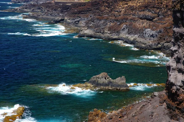 Naturliga pooler Charco Los Sargos, bra platser på El Hierro ön för att njuta av havet, Kanarieöarna, Spanien. — Stockfoto