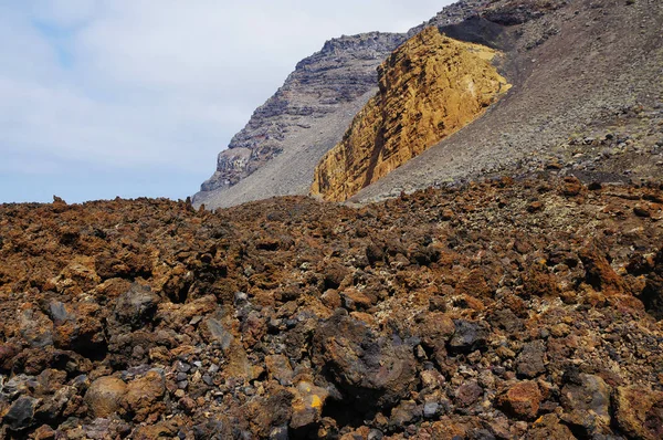 El Hierro - Rocce arancioni e lava nera, Isole Canarie, Spagna — Foto Stock
