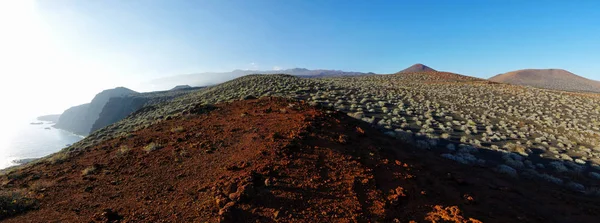 El Lajial - de vulkaan onder de lava velden in El Hierro, Canarische eilanden. Spanje. — Stockfoto