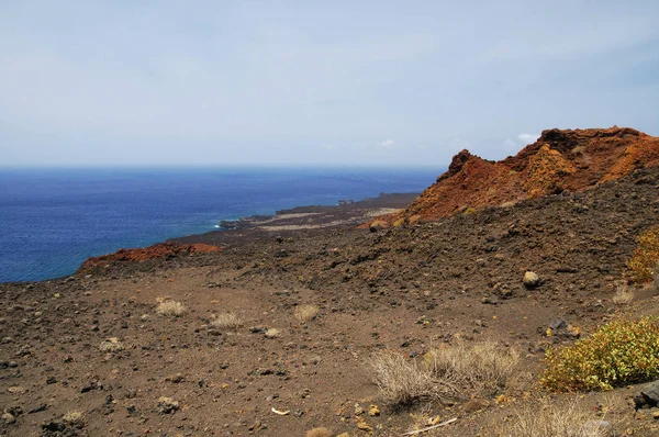 Vulkanische landschap in de buurt van Orchilla vuurtoren, eiland El Hierro. Spanje — Stockfoto