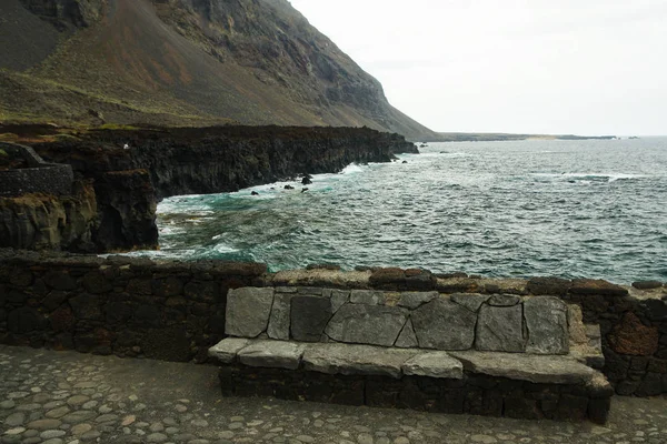 Rocky coastline in Pozo de la Salud, El Hierro island, Canary, Spain — Stock fotografie