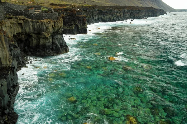 Rocky coastline in Pozo de la Salud, El Hierro island, Canary, Spain — Stock Photo, Image