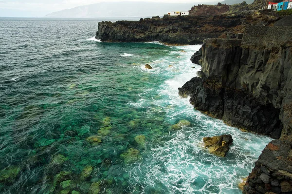 Costa rocosa en Pozo de la Salud, El Hierro, Canarias, España —  Fotos de Stock