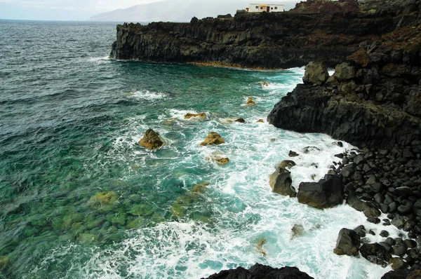 Rocky coastline in Pozo de la Salud, El Hierro island, Canary, Spain — Stock fotografie