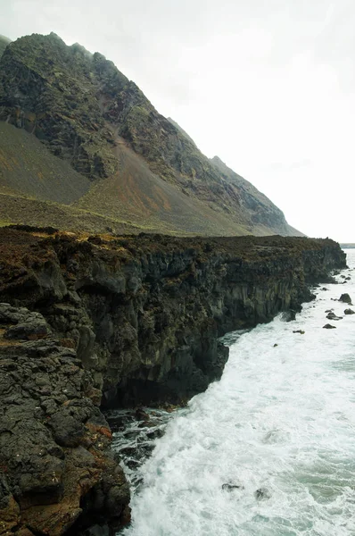 Rocky coastline in Pozo de la Salud, El Hierro island, Canary, Spain — Stockfoto