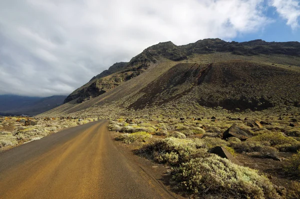 El Hierro - skály a černé lávy, Kanárské ostrovy, Španělsko — Stock fotografie