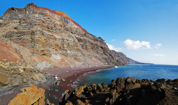 Playa de arena roja - Playa del Verodal en Hierro, Islas Canarias, España — Foto de Stock