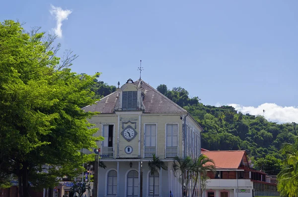 SAINT PIERRE, MARTINIQUE, 2 GIUGNO: Il municipio di Saint Pierre caraibico il 2 gennaio 2017, isola Martinica, Francia, Piccole Antille — Foto Stock