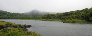 Tatlısu gölü, Morne Trois sikkesine Milli Parkı (Unesco mirası), Dominika. Küçük Antiller