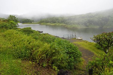 Tatlısu gölü, Morne Trois sikkesine Milli Parkı (Unesco mirası), Dominika. Küçük Antiller