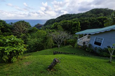 Bruce, Dominika - 4 Ocak 2017-4 Ocak 2017 üzerinde Dominika adasının Batı kıyısında şık yazlık kale. Kale Bruce Dominica ada, küçük Antiller batısında köydür