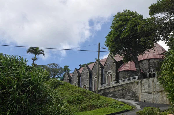 Chiesa cattolica di San Patrizio nel villaggio di Berekua. Piccole Antille . — Foto Stock