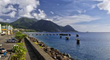 Roseau, Dominika - 9 Ocak 2017 - 9 Ocak 2017 Roseau şehir sokak hayatı. Roseau Dominica ada, küçük Antiller başkentidir