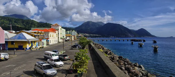 Roseau, Dominica - 9 januari 2017 - gatan livet i Roseau city den 9 januari, 2017. Roseau är huvudstad i Dominica island, Små Antillerna — Stockfoto