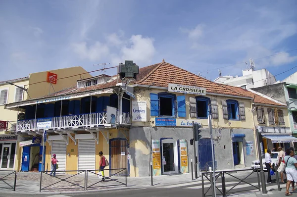 FORT-DE-FRANCE, MARTINIQUE - 9 gennaio 2017 - La vita di strada della città di Fort-de-France il 9 gennaio 2017. Fort-de-France è la capitale dell'isola della Martinica, Piccole Antille — Foto Stock