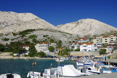 Baska, Hırvatistan - 30 Nisan 2017 Marina Krk Adası üzerinde 30 Nisan 2017 Baska şehirde. Hırvatistan