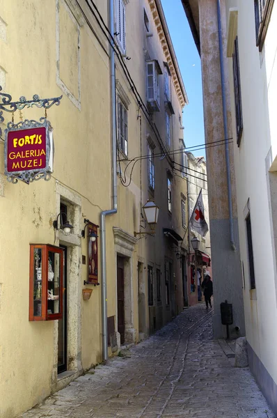 BASKA, CROATIA, APRIL 30, 2017:Deserted street in center of Historic Baska on Krk Island on April 30, 2017. Croatia — Stock Photo, Image