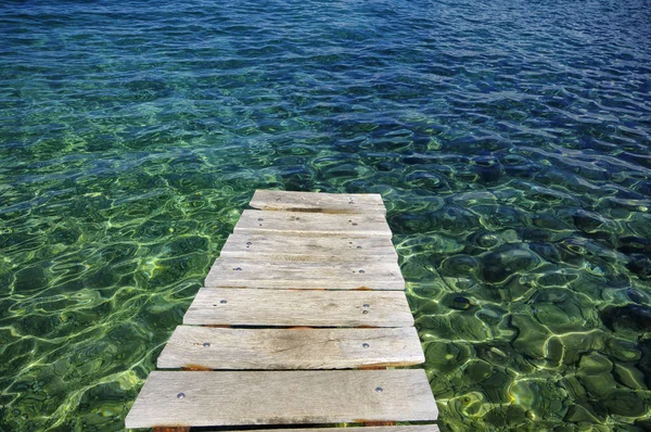 De kleine prier in de buurt van omringende van Porat dorp. Het eiland Krk, Kroatië — Stockfoto