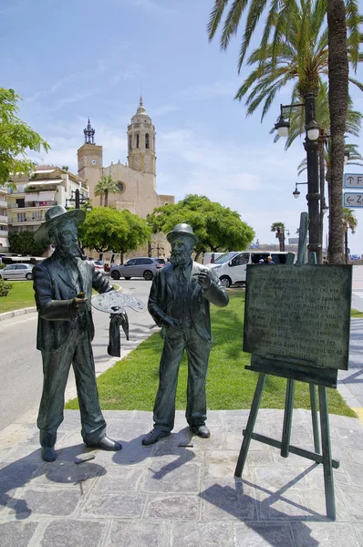 Sitges, Španělsko - 27. června: Památník Santiago Rusinol a Ramon Casas na 27 června 2017 v Sitges, Španělsko. Tato socha vzdává hold obou mezinárodních katalánské modernistické umělců v Sitges — Stock fotografie