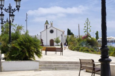 Sitges, İspanya - 27 Haziran 2017: Sitges, Katalonya, İspanya banliyölerinde küçük bir kilise