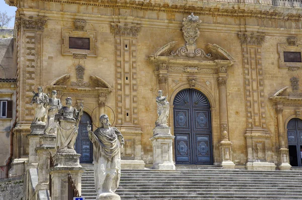 Μπαρόκ εκκλησία του San Pietro in Modica, Ραγκούσα, Σικελία, Ιταλία. Μνημείο παγκόσμιας κληρονομιάς της UNESCO. Φωτογραφία Αρχείου