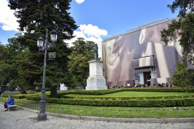 Madrid / İspanya - 11 Nisan 2019 - Madrid 'de büyük bir kültürel dönüm noktası olan Prado Müzesi' ne açılan Ana Giriş