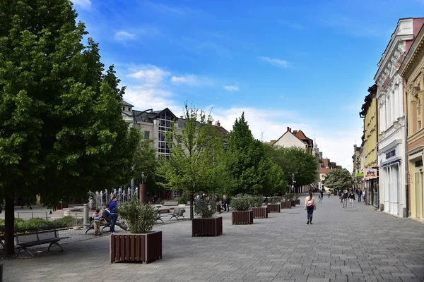 SZOMBATHELY / HUNGARY, APRIL 27, 2019. Late afternoon with stormy clouds above Old city square in Szombathely, Hungary — Stock Photo, Image