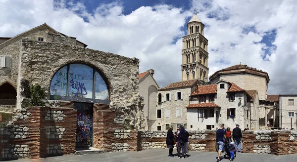 Split Croatia April 2019 Ancient Buildings Surrounding Diocletian Palace Split — Stockfoto