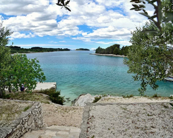 Peisaj Frumos Apă Cristalină Limpede Adriaticii Insula Ciovo Lângă Orașul — Fotografie, imagine de stoc