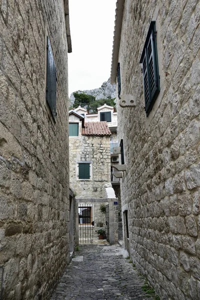 Mediterranean Cozy Deserted Stone Walk Street Dalmatia Omis Croacia Europa — Foto de Stock