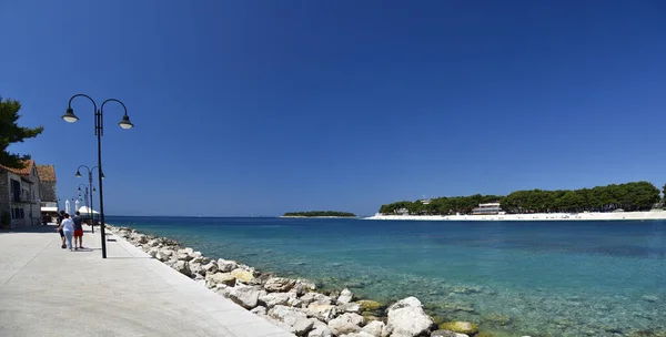 プリモステン クロアチア 5月2 2019 ダルマチアの有名で美しいプリモステンの町 ダルマチアの人気のある観光地 クロアチア — ストック写真