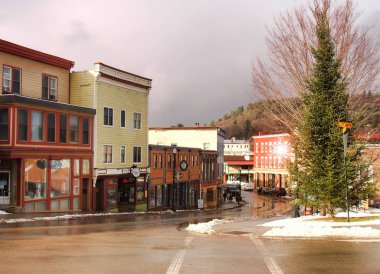 Saranac Gölü downtown