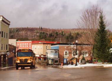 Saranac Gölü downtown