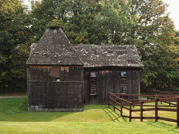 Abandoned rural barn — Stock Photo, Image