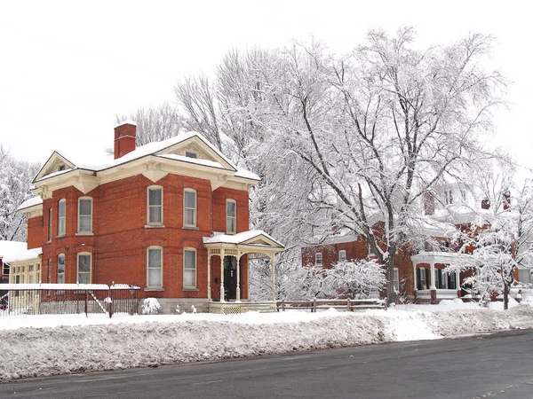 Kışın küçük köy