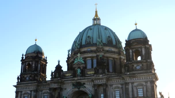 Catedral de Berlín temprano en la mañana — Vídeo de stock